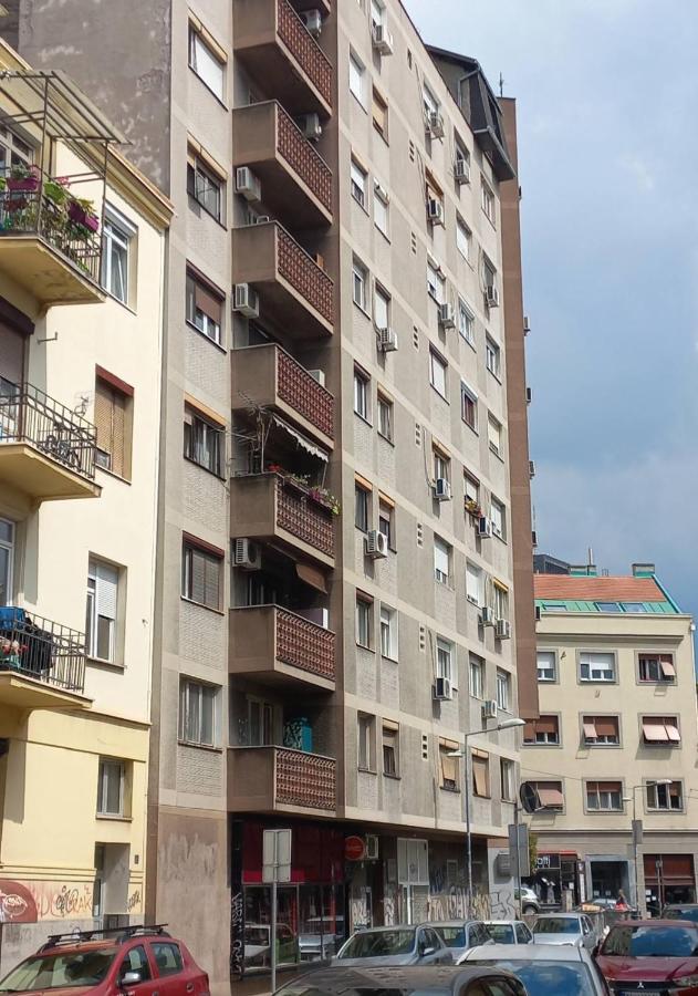 Apartment Place *